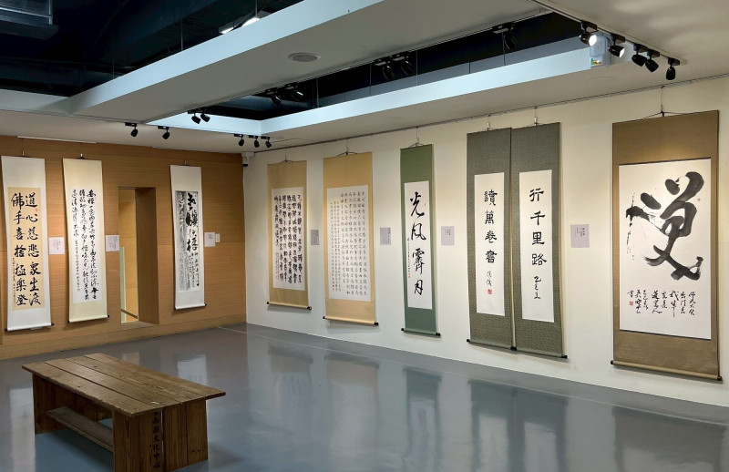 書法藝術聯展涵蓋篆、隸、草、行、楷等多種書體，展現書法藝術跨越地域、時代、融匯多元的文化魅力。（新營文化中心提供）