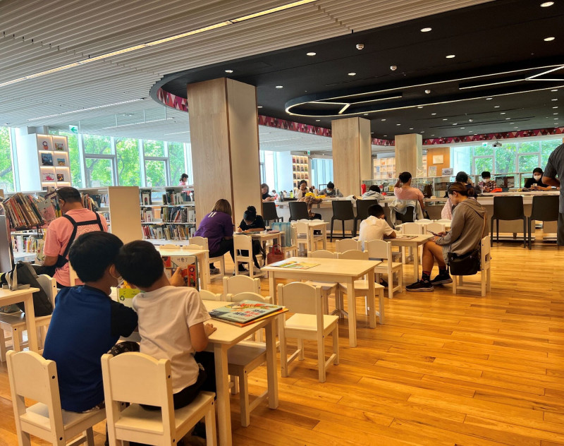 屏東總圖以多元閱讀活動帶動民眾親近圖書館。（圖由屏東縣政府提供）