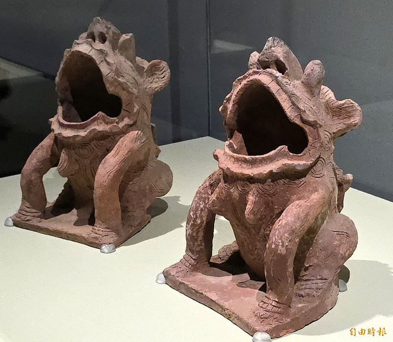 台史博日治時期〈屋頂風獅爺〉。（記者凌美雪攝）