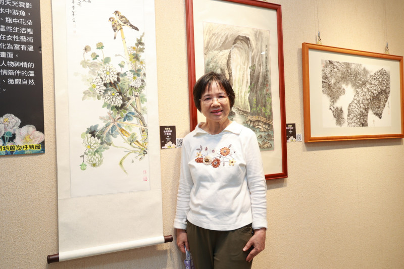南投縣文化局「她畫．她話」特展，藝術家林季葦展出習畫10多年的水墨畫作。（南投縣政府提供）