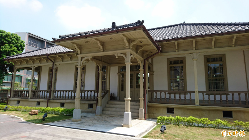 「原台南廳長官邸」百年古蹟，化身療癒空間展現文學安慰力量。（記者洪瑞琴攝）