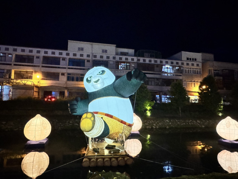 空拍畫面曝!78天鹿港光影藝術節浪漫滿鎮