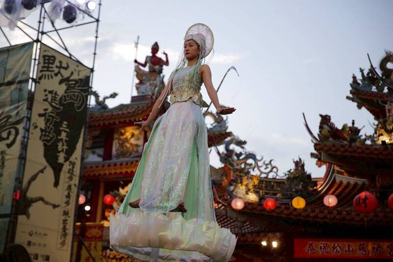 何曉玫MeimageDance舞團《默島進行曲》系列作品，將於6月20日下午4時在屏東縣王船文化演出。（屏東縣政府提供）