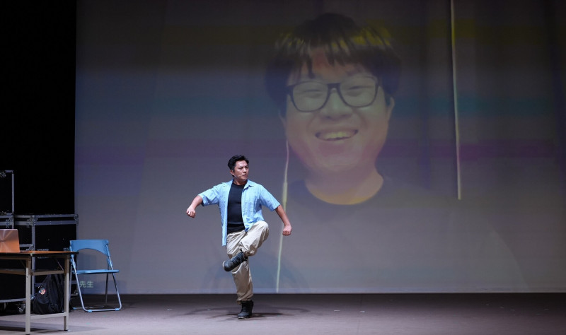 毛斷計畫《找歌仔戲演員主演BL是否搞錯了什麼》，從後設角度出發，讓BL音樂劇與歌仔戲正面交鋒。（傳藝中心提供）
