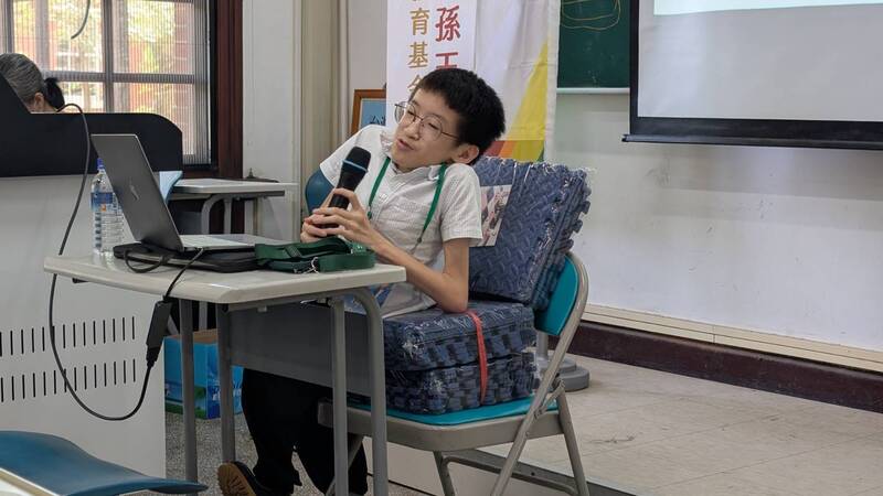 17歲罕病高中生出書寫台語詩 陳雷文學工作坊培育台文新世代
