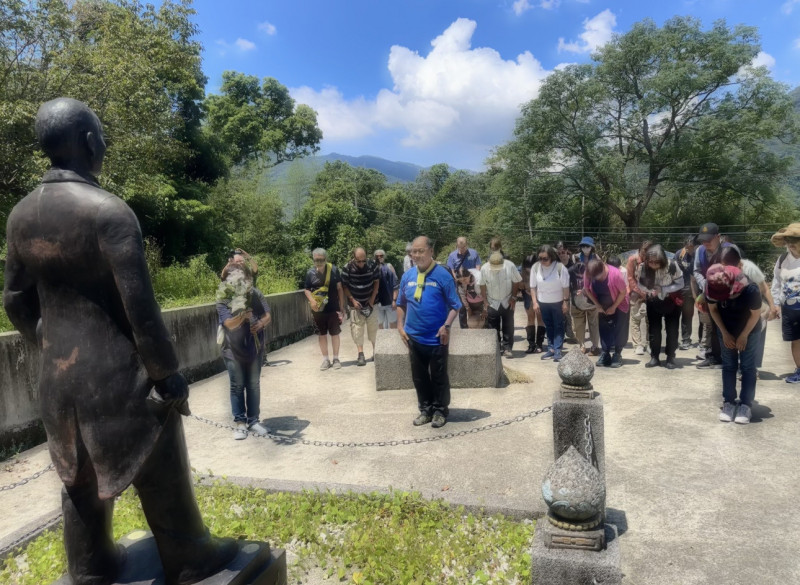 一生為原住民族權益奔走卻遭控匪諜 人權體驗營走訪樂信.瓦旦紀念地