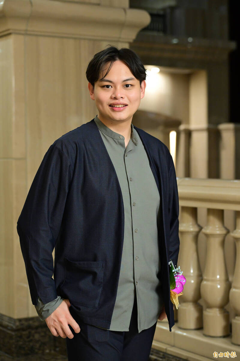 荒謬與疼痛並轡!偷筆《台孩危機》讓人噗哧又心酸 「台海」變「台孩」藏身分焦慮
