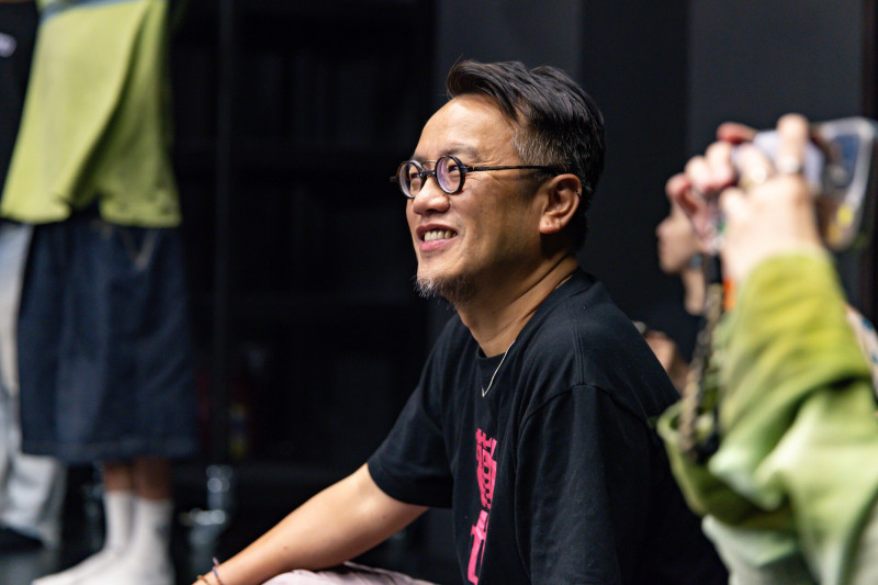 百老匯團隊飛台北「看牽亡」!看完《勸世三姊妹》重修美版 導演曝內幕