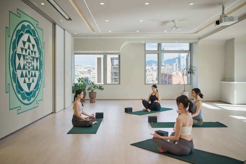 串聯Wellness課程、阿育吠陀手作油療與蔬食體驗 嵨開安旅打造全方位療癒旅宿