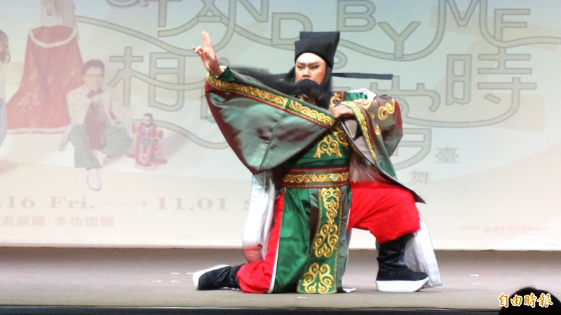 薪傳歌仔戲劇團鄭力榮師承呂瓊珷演出《滿江紅》飾演秦檜。（記者董柏廷攝）
