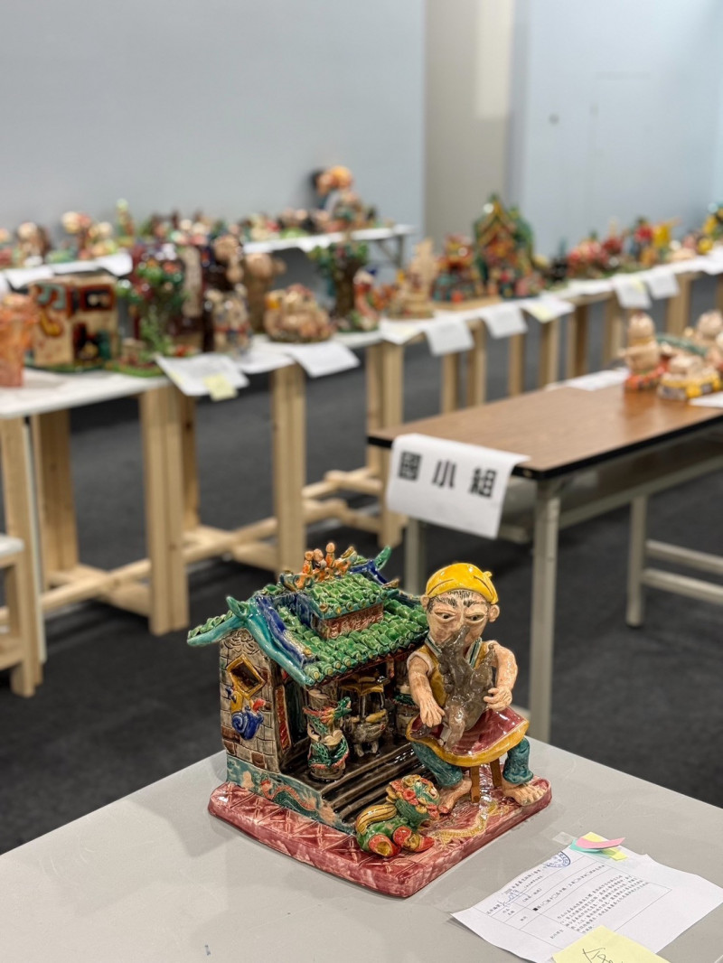 嘉義交趾陶工藝競賽國小組參賽作品。（嘉義市政府提供）