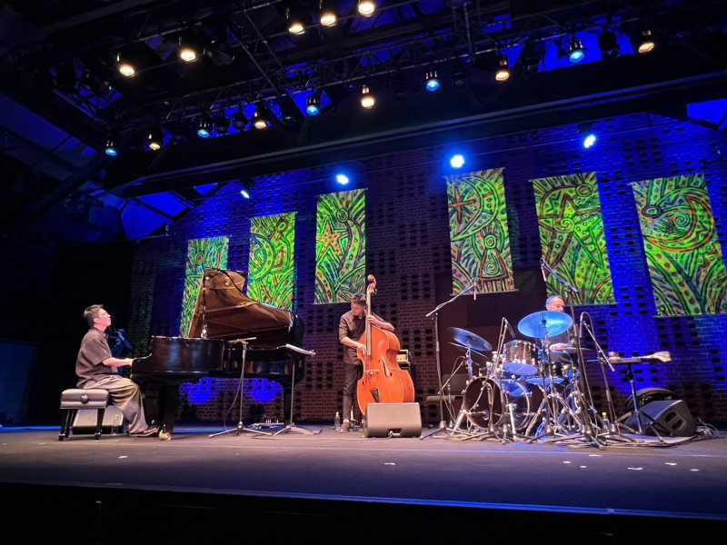曾增譯三重奏於「橫濱JAZZ PROMENADE」「台灣特別舞台」專場前半場帶來精采的演出（駐日台灣文化中心提供）