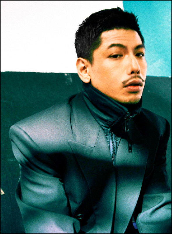 【藝週末．藝週表藝人物】一張巨大的自拍─藝術家楊登棋（登曼波）