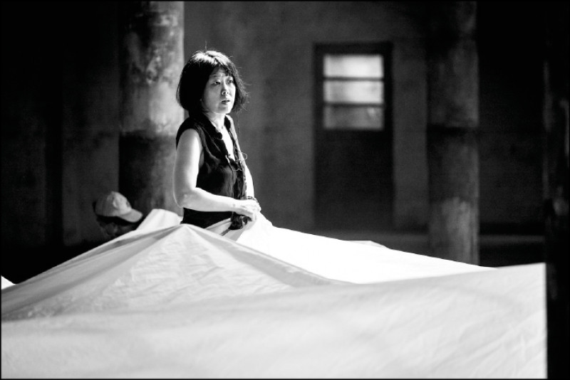 【藝週末．藝週表藝人物】VR成像原初的人─專訪《無法離開的人》導演陳芯宜