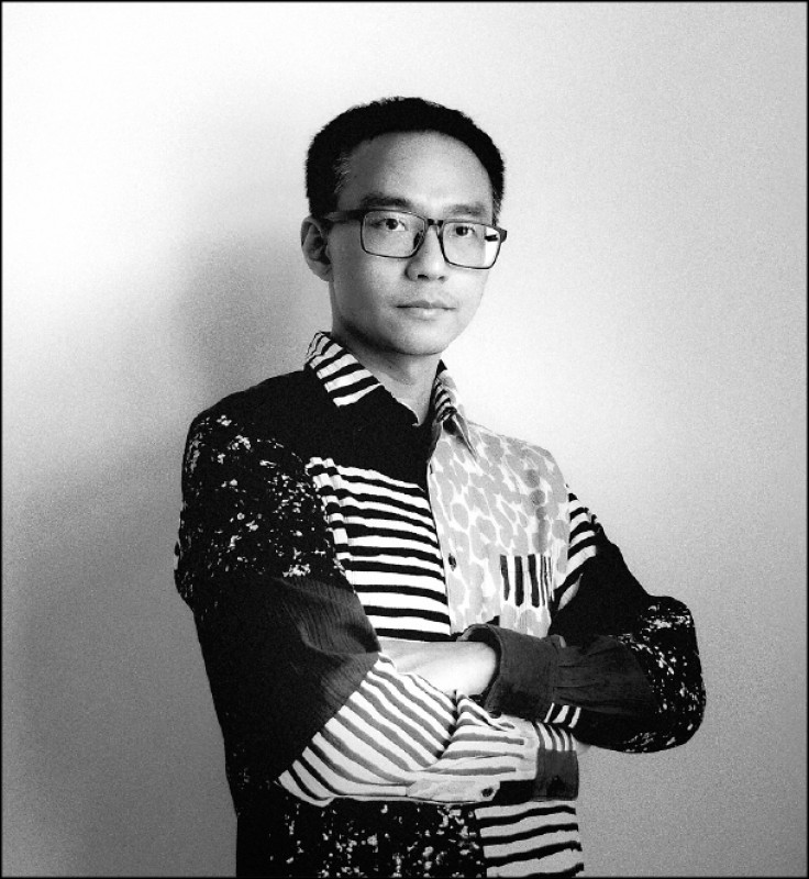 【藝週末．藝週漫畫人物】畫筆的痕跡─吳識鴻談創作與《OKEN：詩的端倪》