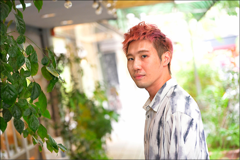 【自由副刊．書與人】 文學一定要這樣嗎？ㄗㄗㄗ的霹靂電球 － 陳柏煜談《決鬥那天》