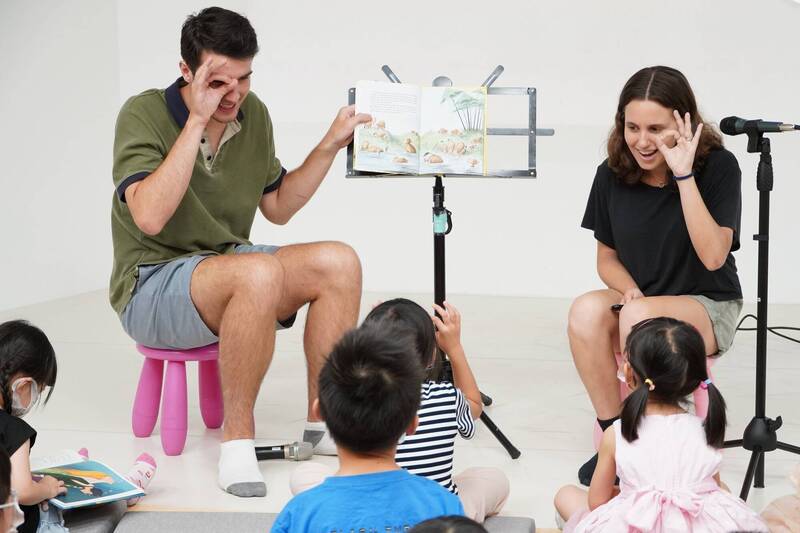 台文館「故事聯合國」開跑 駐台代表重量級講師與小朋友相見歡