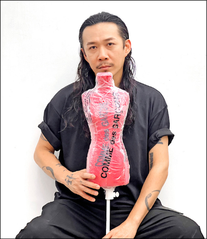 【藝週末．藝週設計人物】符號轉生，文化新詮─周裕穎的創意思維