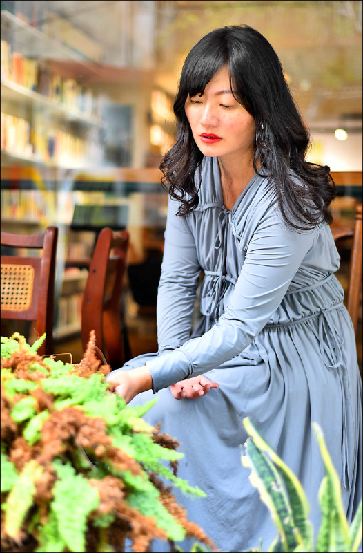 【自由副刊．書與人】鬼在氣味的縫隙之中，稍一轉換就能性感 － 古乃方談《香鬼》