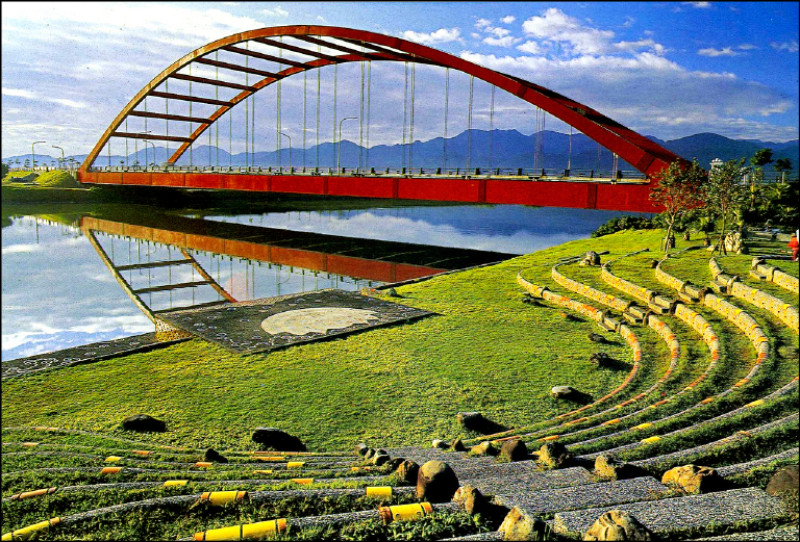 【藝週末．藝週建築人物】透過親水景觀 凝聚眾人愛台灣─景觀建築家郭中端