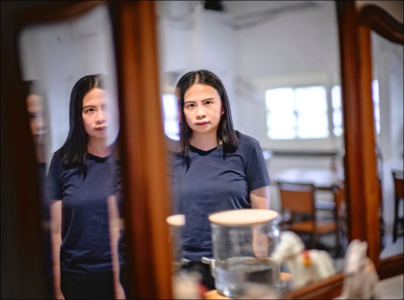 【自由副刊．書與人】 你可以不用再去顧忌羞恥 － 房慧真談《夜遊》