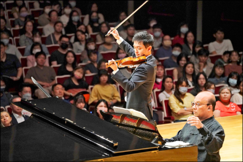 【藝術文化】曾宇謙11月隨國台交赴奧、捷巡演 12月聯手鋼琴家希爾法與名曲共舞