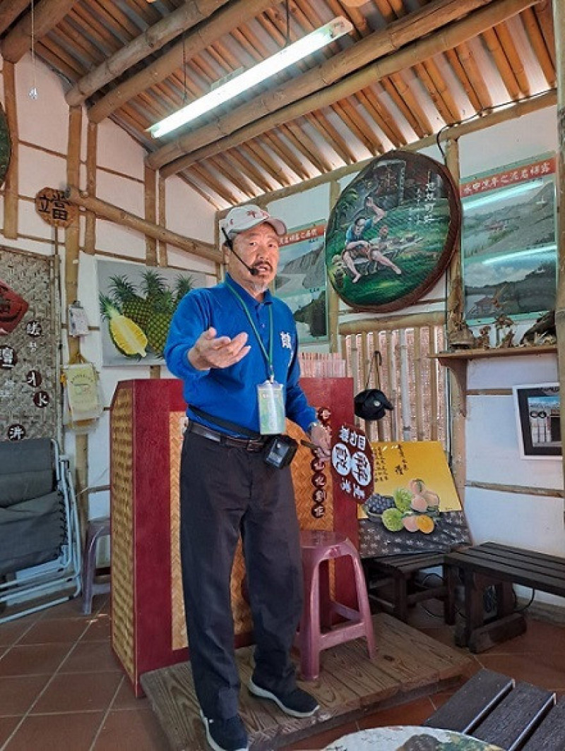 龍崎草地博士林仙化 用四句聯帶導覽發揚鄉土文化
