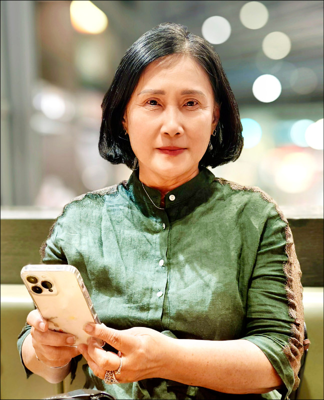 【自由副刊．書與人】 我是誰？ － 周芬伶談《放索仔》