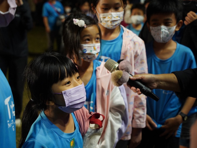 順風耳的新香爐嘉義演出   小朋友說台語新港奉天宮送媽祖小神衣