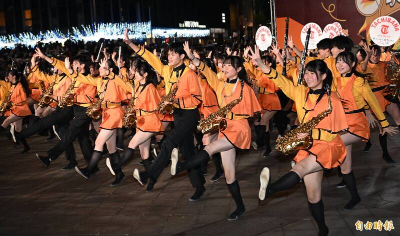 人潮擠爆中山堂！橘色惡魔聯手翡翠騎士合體 快閃80分鐘畫面超震撼