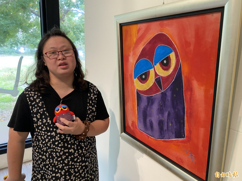 唐氏症藝術家Lily Ling貓頭鷹畫展  感動罕病女子重燃生命希望