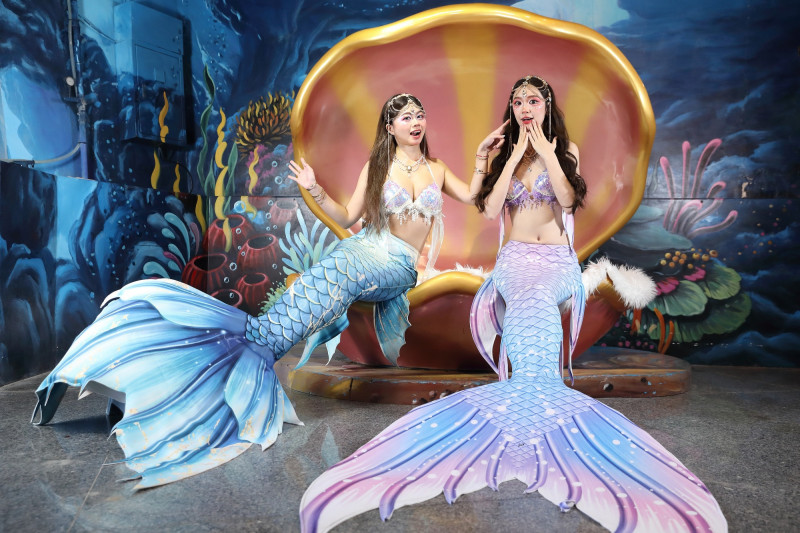 遠雄海洋公園「藍色海洋聖誕」 聖誕變裝享優惠、和聖誕美人魚相見歡