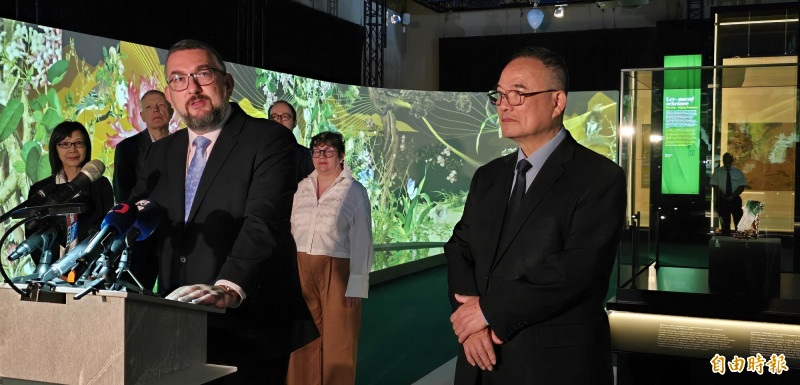 故宮捷克展將閉幕  最期待〈翠玉白菜〉平安返國的他吐心聲