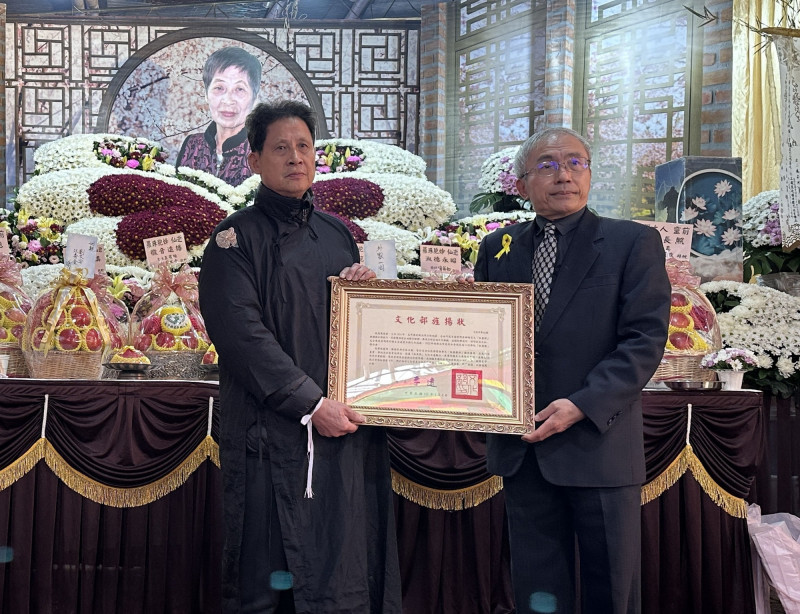 新北市口述傳統「相褒歌」保存者高羅珠辭世 文化部頒贈旌揚狀