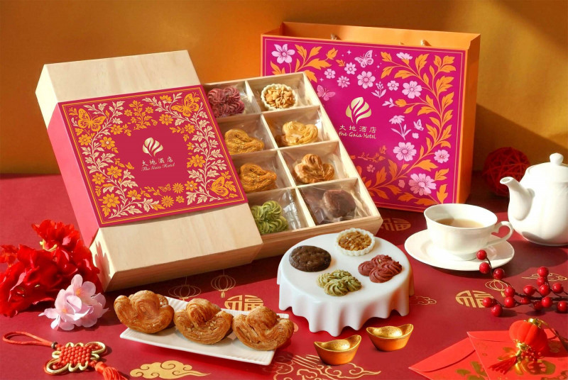 大地酒店推出新春限定「瑞馬豐年禮盒」 職人手作點心獻上年節祝福