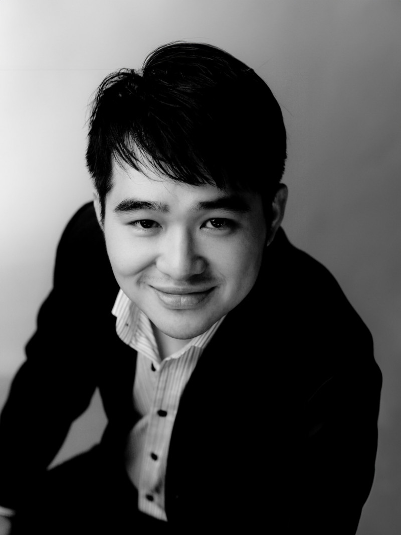 蕭東意跨界編導古典音樂會  男高音笑稱：像有交響樂的單口相聲