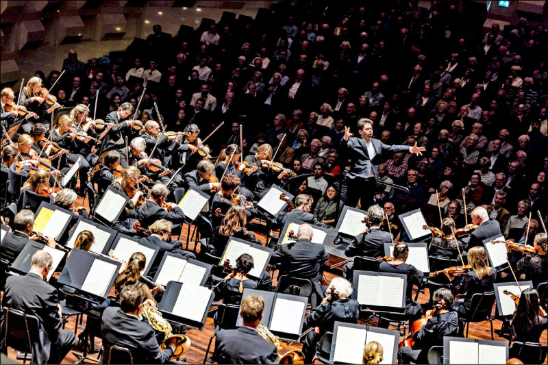 【藝術文化】拉哈夫．沙尼自彈自指 鹿特丹愛樂6月登衛武營獨家獻演