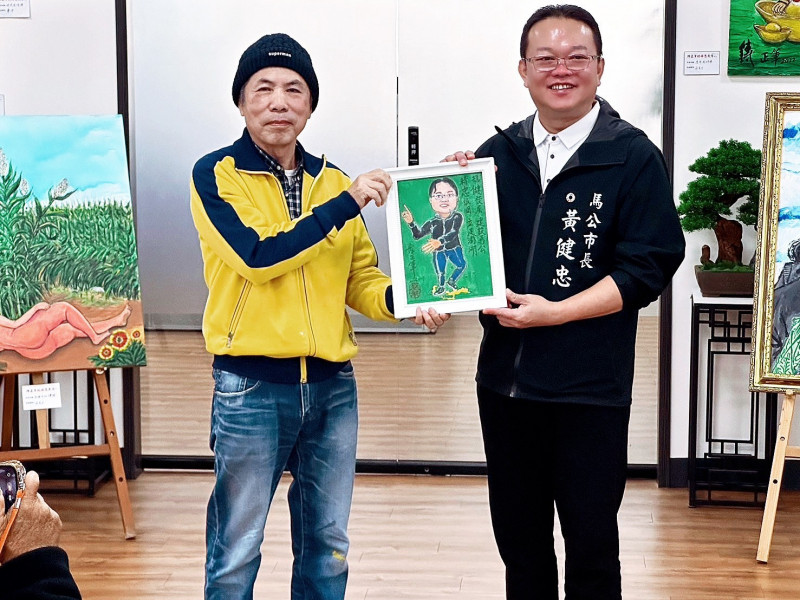 馬公市公所今年藝文首展登場 陳正筆「禪思歲月」走入市政空間