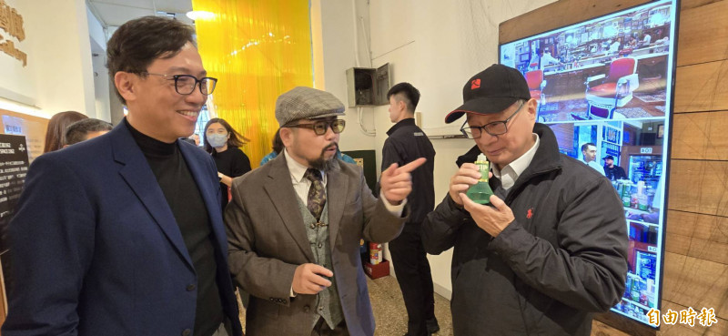 台中美妝工廠的文藝富興  一種絕版味道讓文化部長聞香大驚奇