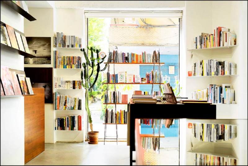 【藝週末．城市散步】前進台北獨立書店！－12之9－moom bookshop