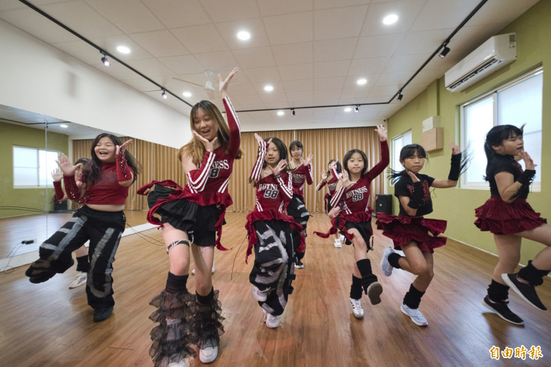 我的女團夢 台東未成年女團31日微光集表演