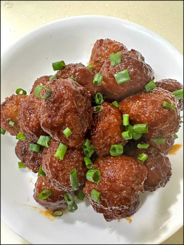 【家庭plus．四季好食】炸丸子 餐桌焦點