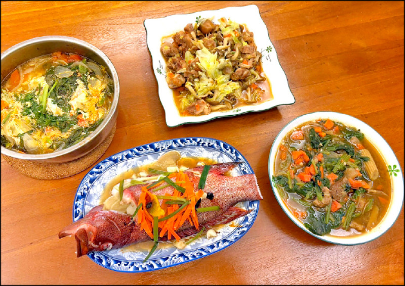 【家庭plus】我家的餐桌