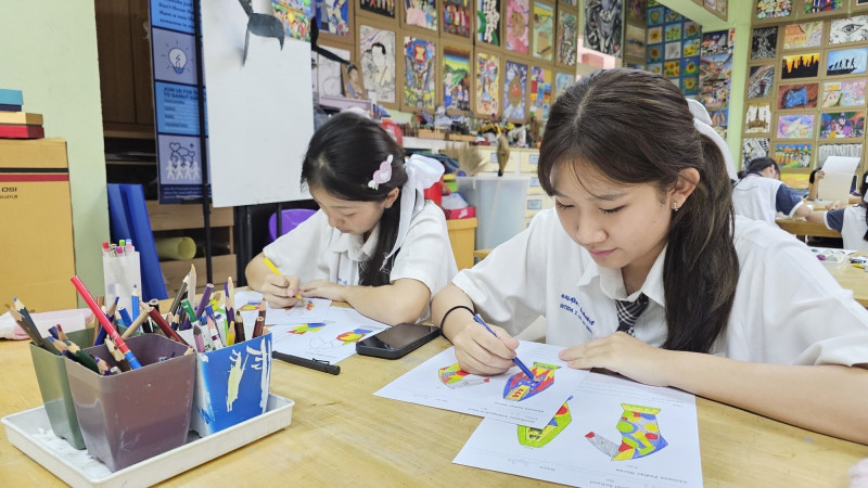 台日泰三校共繪生肖創作  「感動馬高美特展」展現跨文化交流成果