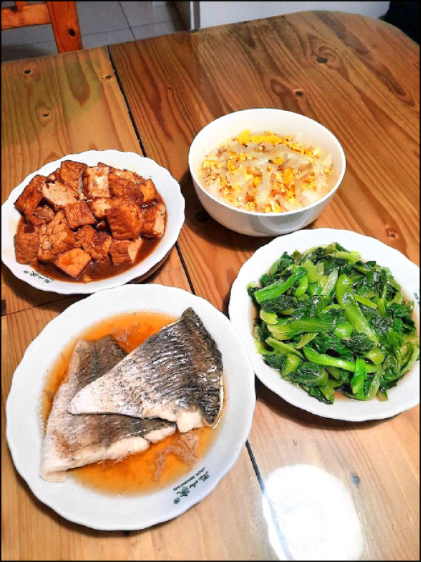 【家庭plus】我家的餐桌