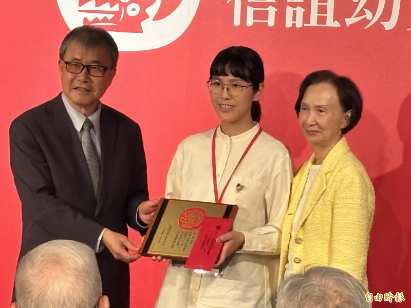 創作《老鼠國的果凍車》 全職媽媽李慢奪信誼幼兒文學獎首獎