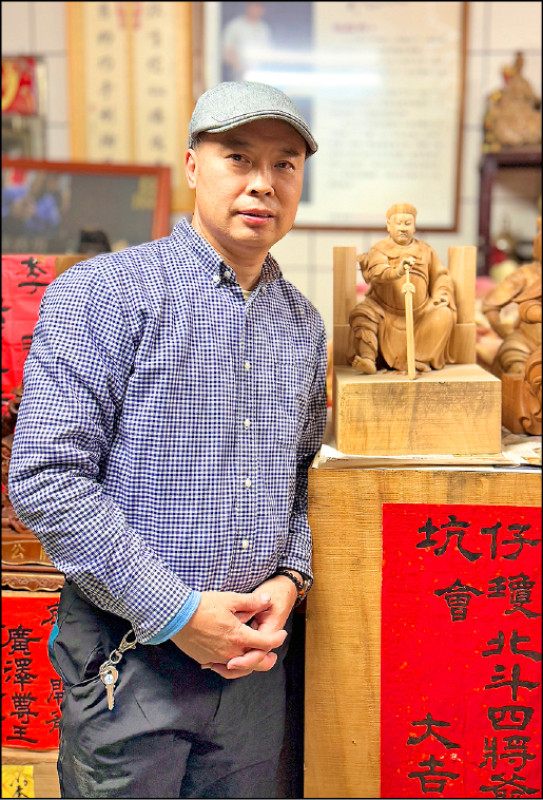 【藝週末．藝週工藝之美】「神明」藏在細節裡─傳統工藝「粧佛」保存者吳政男