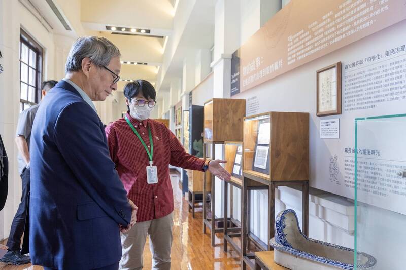 部長也怕考試？李遠逛展驚見「考過的標本」 感嘆：博物館讓人有存在的感覺