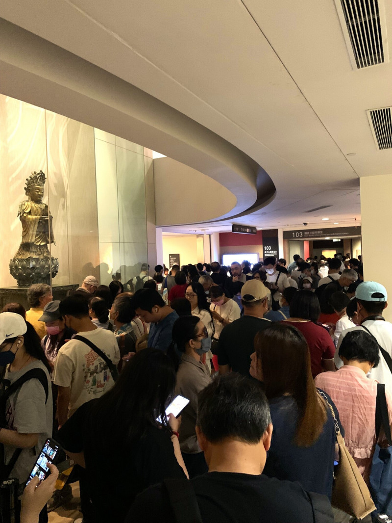 《龍藏經》福報害故宮員工累爆？ 故宮回應