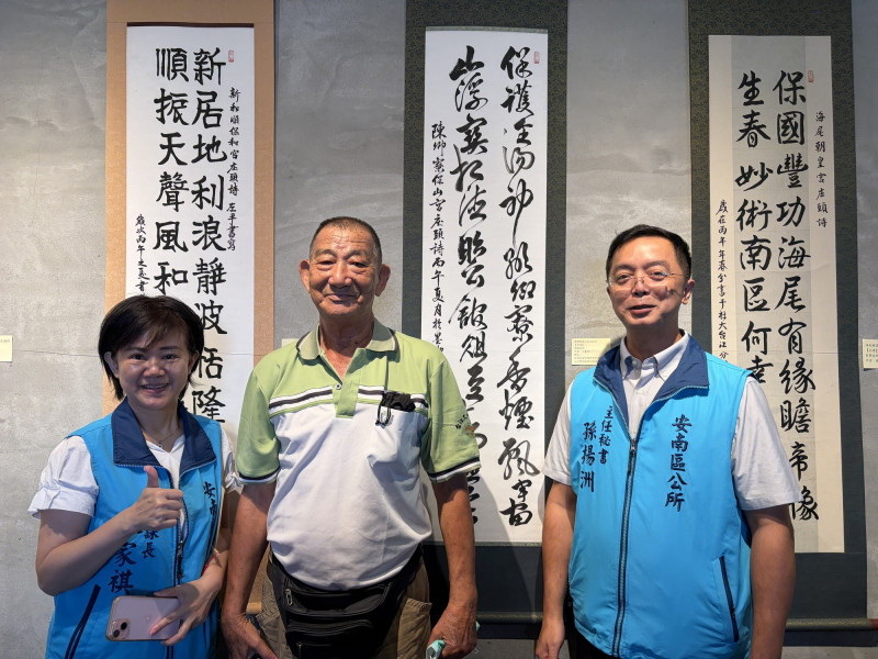 大廟楹聯不只掛廟裡 台江十六寮庄頭詩變身書法展